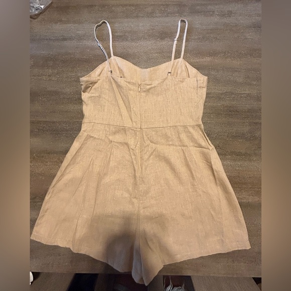 Tan romper - Picture 2 of 3